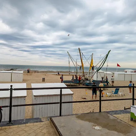 Cosy In At The Seaside