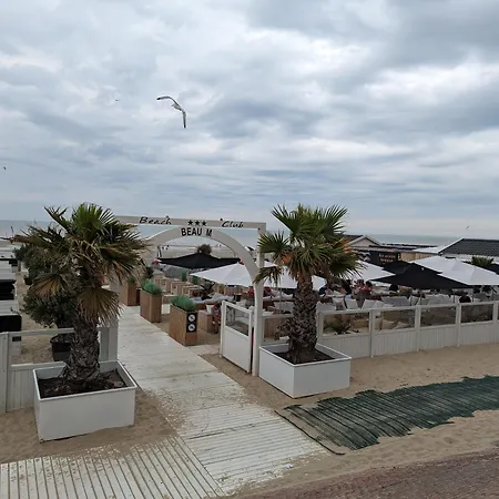 Cosy In At The Seaside
